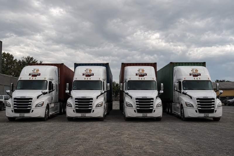 Flota Transportes MYT — unidades Freightliner